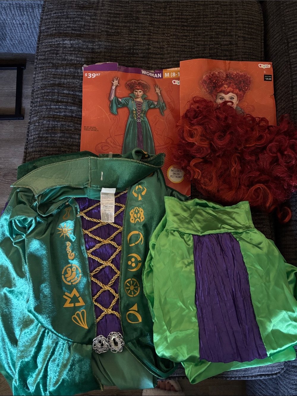 Hocus Pocus Winifred Sanderson complete costume.